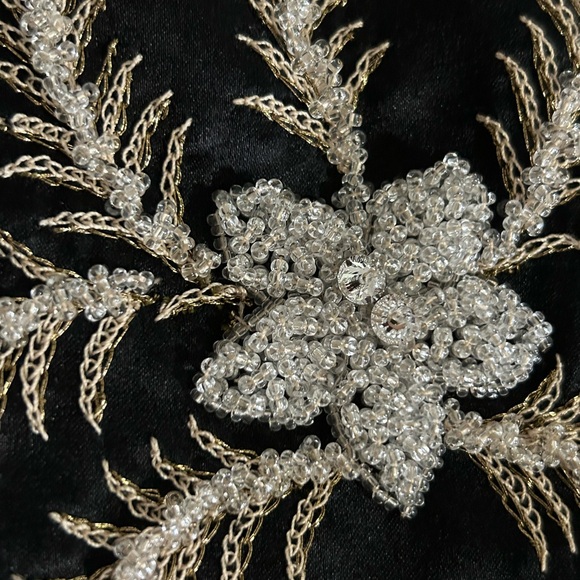 Sold NWT Burberry Ladies Flor Embroidered Asymmetrical Pleated Dress - Picture 9 of 12